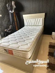  3 سرير مفرد مع فرشة طبيه بحالة الجديد