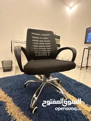  3 كرسي ما برفع وبنزل بس مرتب ونضيف