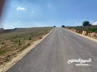  11 قطعة ارض للبيع ( منطقة فلل وقصور )واصل جميع الخدمات ( على قمة بيرين )