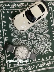  14 ساعة يد سلسلة