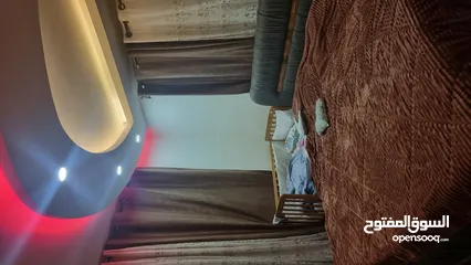  8 شقه للبيع بسعر ممتاز لداعي السفر