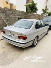  7 سيارة BMW528