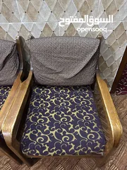  13 طقمين كنب بحالة ممتازة للبيع بسعر ممتاز