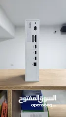  3 جهاز xbox series s اصليه مع يدتين اصليات وحده بلون ابيض واخرى بلون احمر