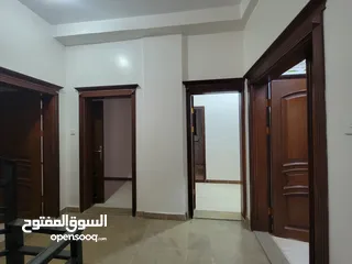  8 عمارة للبيع في حي سكني وراقي وقريب من جميع الخدمات