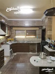  17 منزل مستقل للبيع مساحة 442 مكون من طابقين  الطابق الاول مستقل وشقتين الطابق الثاني كل شقه مستقله
