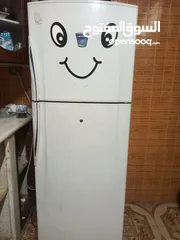  1 ثلاجة للبيع ب 100 دينار