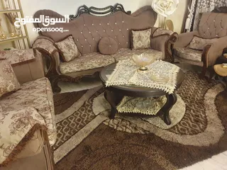  6 طقم كنب بحاله جيده جدا للبيع مع سجاده والبردايه