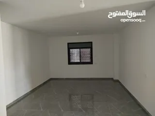  18 شقه سكنية للبيع
