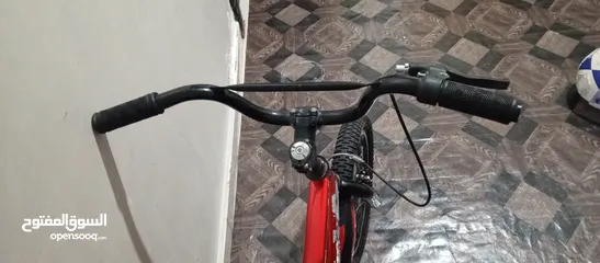 6 بسكليت مستعمل بحالة جيدة حجمه متوسط