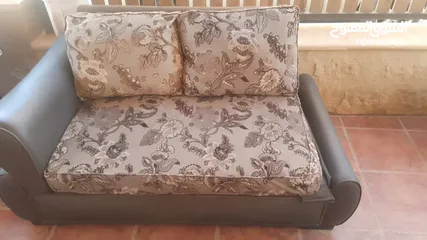  4 طقمين كنب بحاله جيدة للبيع بداعي السفر...مرج الحمام طقمين مختلفين