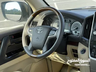  12 Toyota Land Cruiser GXR V6 Model 2017 Gcc Specifications Full Options