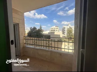  2 شقة فارغة للايجار في شارع الجامعة 240