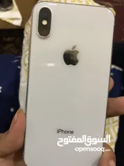  1 iPhone XS 64GB 83 batterie  (4 malyaan w 200 alf) lwl yb3tli ydih