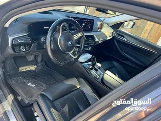 7 BMW 530e 2020