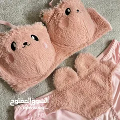  2 طقم داخلي فرو قطعتين. لون زهري وكيوت على شكل دب. حجم 38. جودة رهيبة وقطعة مميزة. اشتريها ودللي حالك.