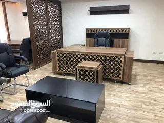  26 مكتب مدير عدة الوان مع جانبية ادراج وطاولة وسط متوفر بعدة الوان توصيل مجاني داخل عمان والزرقاء