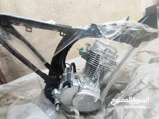  1 مكينة ناما برو للبيع 125cc  وياها غراض مثل لد امامي وبك لايت و دبل اشارة هم للبيع.