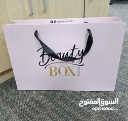  11 كفرات بدلات واكياس محلات وعلب ستكرات
