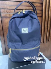  4 شنتة مدرسية نوع Herschel لون كحلي navy blue  جديد