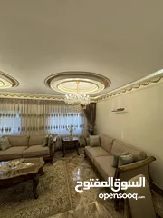  25 شقة مميزة للبيع في ضاحية الرشيد / شارع الجامعة