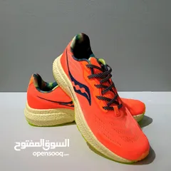 4 Shoes Saucony and Hoka for Running, Made in Vietnam.