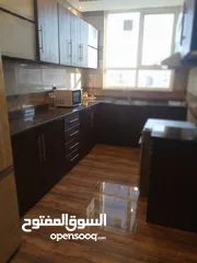  3 سكن شباب فاخر ..شامل . عجمان الروضة 3 بجوار مطعم بحر الامارات .. بناية اول ساكن . 650 و 800