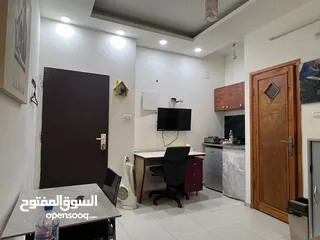  2 ستوديو مرتب مع موقف سيارات ،، لدكتور/ه او موظف او طالب طب او الزائرين