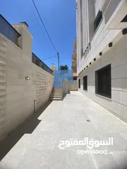  2 شقة طابقية فاخرة للبيع في الكرسي - قرب المخابرات 300م مع ترسات 200م تشطيب سوبر ديلوكس لم تسكن
