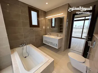  8 افخم فله بموقع مميز في صلاله  مع خطة سداد 4 سنواتThe most luxurious villas in a prime location in