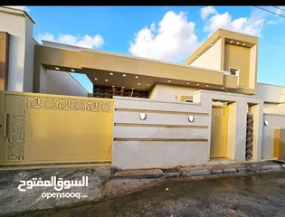  1 منزل للبيع في عين زاره مش مسكون