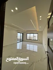  3 عبدون شقه ارضيه مع مسبح خاص 305م +حديقه 175م