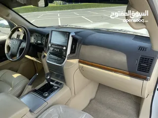  13 Toyota Land Cruiser GXR V6 Model 2017 Gcc Specifications Full Options