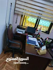  3 مكتب لون بني بحالة ممتازة في النزهة