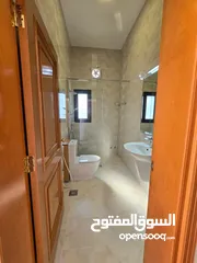  10 فيلا للايجار في القرم مقابل فندق كراون بلازا-5BHK VILLA at Qurum opposite CROWNE PLAZA