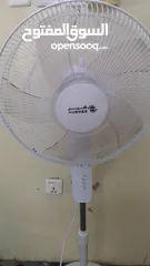  2 للبيع اسطوانه ومروحه ومكرويف ومكنسه كهربائيه نظيفه جدا