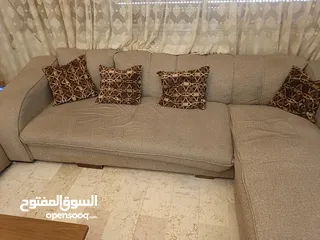  3 طقم كورنر 7 مقاعد مع طاولة و 3 طاولات سيرفس