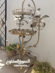  2 ستاند حديد للبيع بسعر 10 دنانير