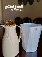  3 قوارير شكل معين باللون الأبيض