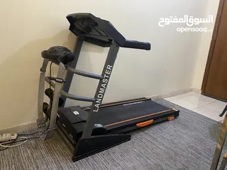  2 للبيع جهاز السير LANDMASTER استخدام قليل ونظيف جدا ولا يوجد اعطال .من شركة العامودي للأدوات الرياضية
