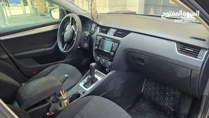  3 سكودا اوكتافيا 1400 تيربو بنزين بحالة الوكاله مفتاحين شركه عداد اصلي 103 الاف جنط 17