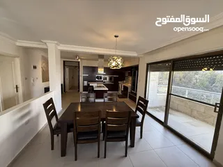  3 شقة مميزة طابق ثالث مع روف 3 غرف نوم 3 حمامات مفروشة للبيع