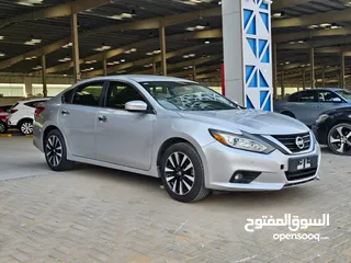  3 Nissan Altima SV 2018 Gcc in excellent condition for sale