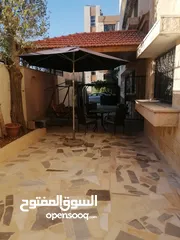  15 شقه ارضيه مفروشه في الشميساني مع كراج وحديقه