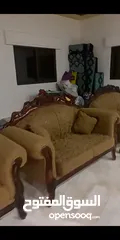  2 طقم   كنبيات   للبيع    بحال     الوكالة ---—--------------------------------- طقم   كنبيات   للبيع