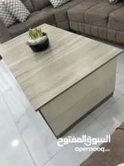  2 طاولة وسط مع اربع سيرفيس