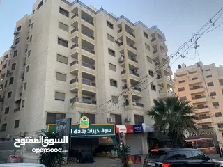  2 شقة بموقع مميز للبيع قبل دوار الفواكة بجانب مطعم ابوكريم