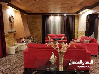  13 من المالك مباشره - الفحيص - روف اربع غرف ماستر مع طله بانوراميه