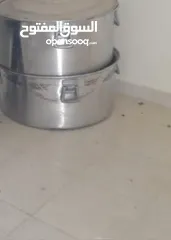  1 قدور للبيع  2 حجم كبير و 1 حجم وسط