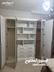  12 خزائن زجاج